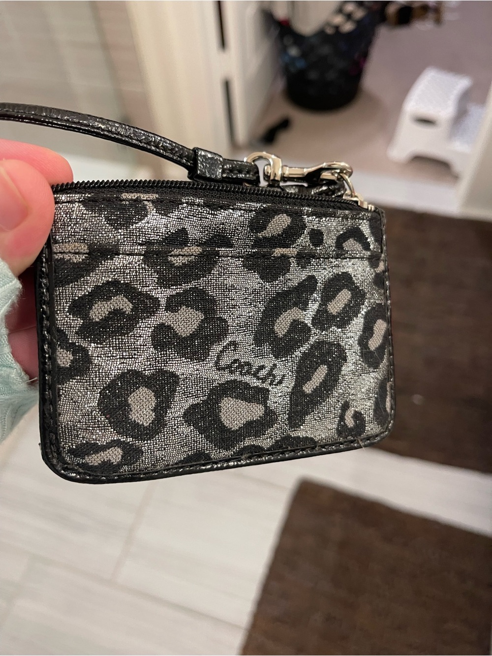 Coach Black Gray Leopard Print Card Case Wristlet - Picture 2 of 5